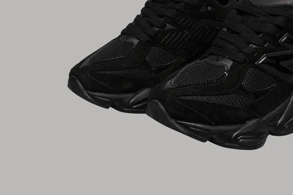TRIPLE BLACK