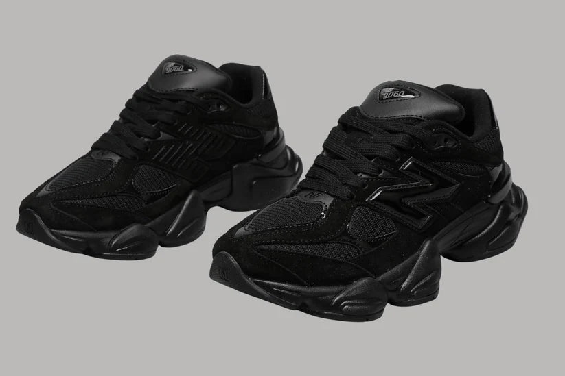 TRIPLE BLACK