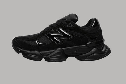 TRIPLE BLACK